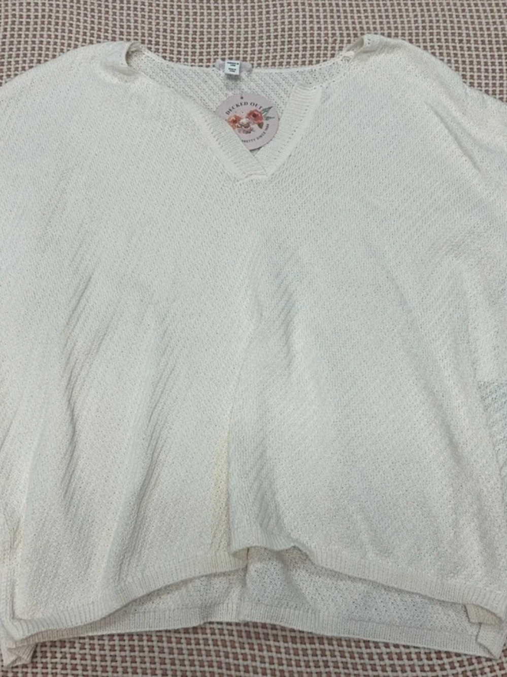 Brand new White Womens Tribal Jeans V- Neck  Short Sleeve Sweater Size XL